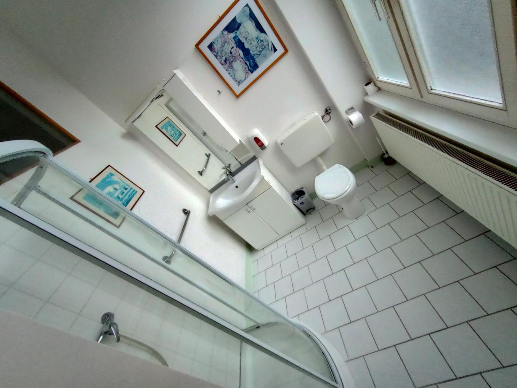 Double Room Private Bathroom,1639594379:JPEG